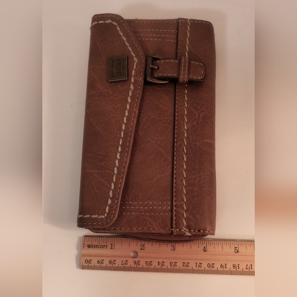 [5x$20] Pre-Loved Born Concept Leather Wallet - Picture 5 of 7